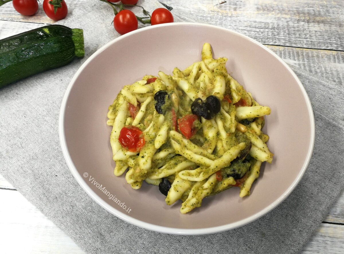 Pasta cremosa zucchine e pomodorini - Vivo Mangiando
