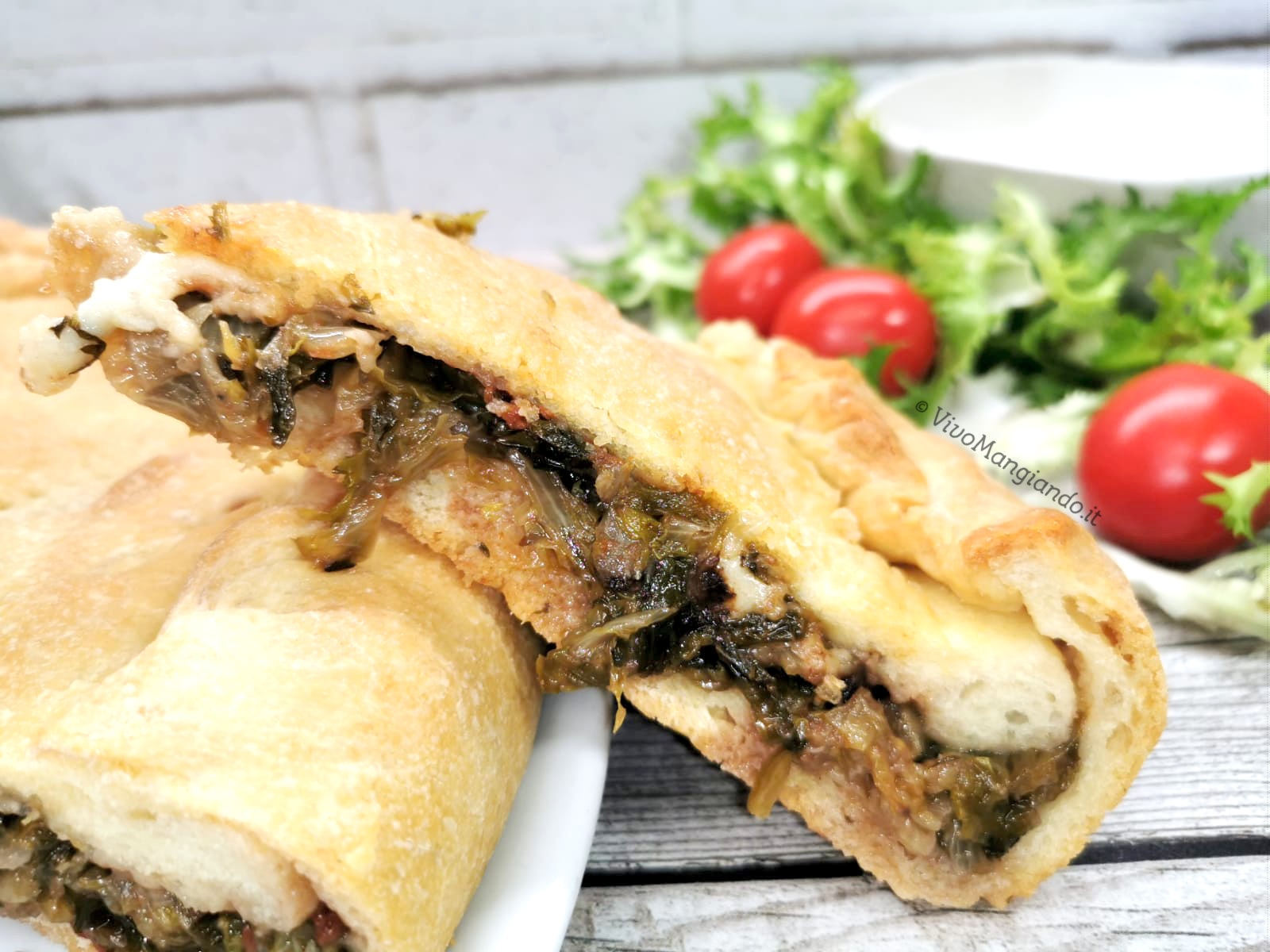 Scacciata Scacciata siciliana con scarola - Vivo Mangiando