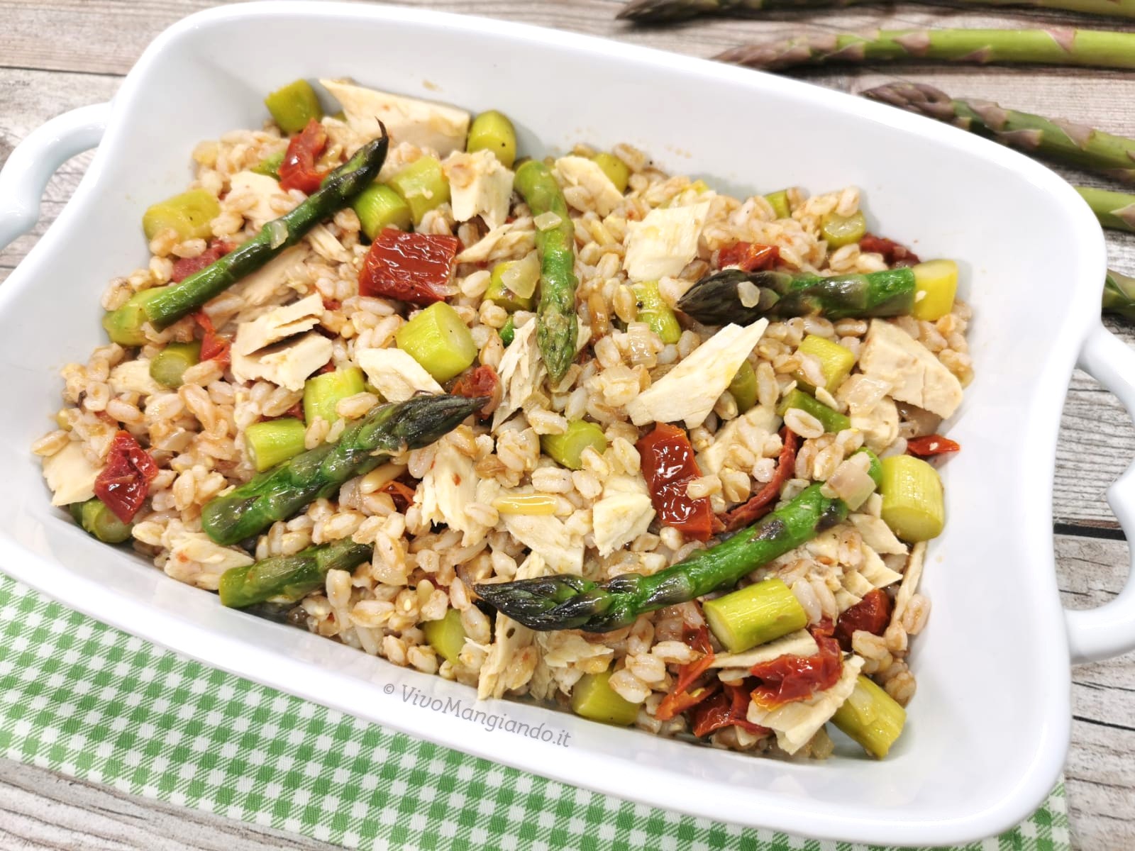 Farro con tonno e asparagi Vivo Mangiando